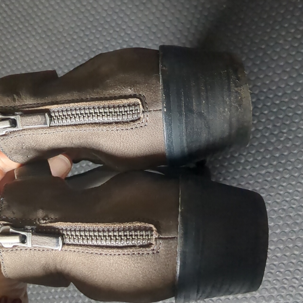 Eileen Fisher size 9 Tan Ankle Boots - Picture 5 of 5